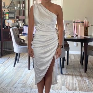 Elliatt Cassini Midi One Shoulder Satin Dress
